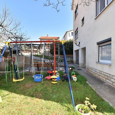 Traditional Apartment In Zadar With Garden الغرفة الصورة
