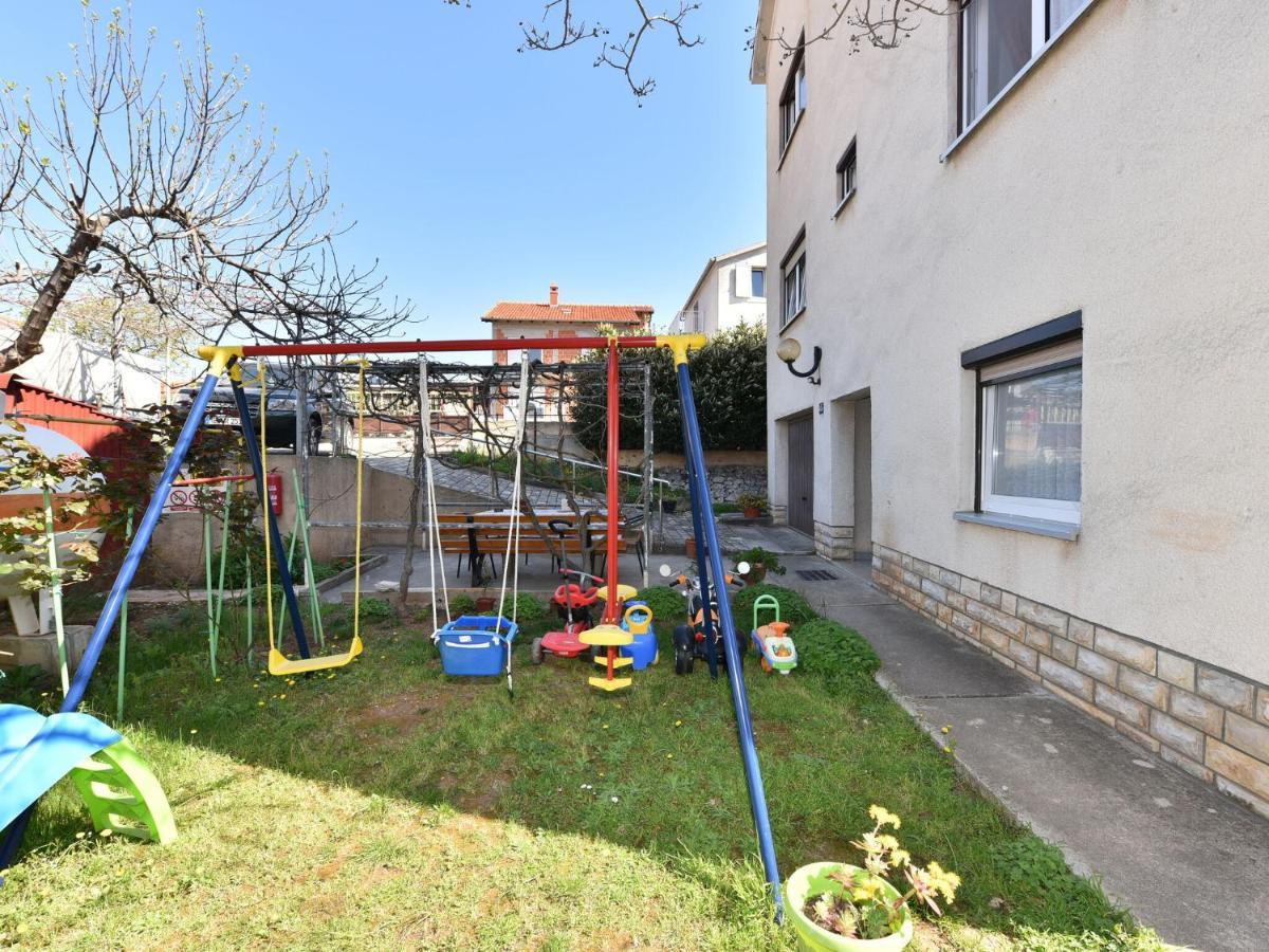 Traditional Apartment In Zadar With Garden الغرفة الصورة